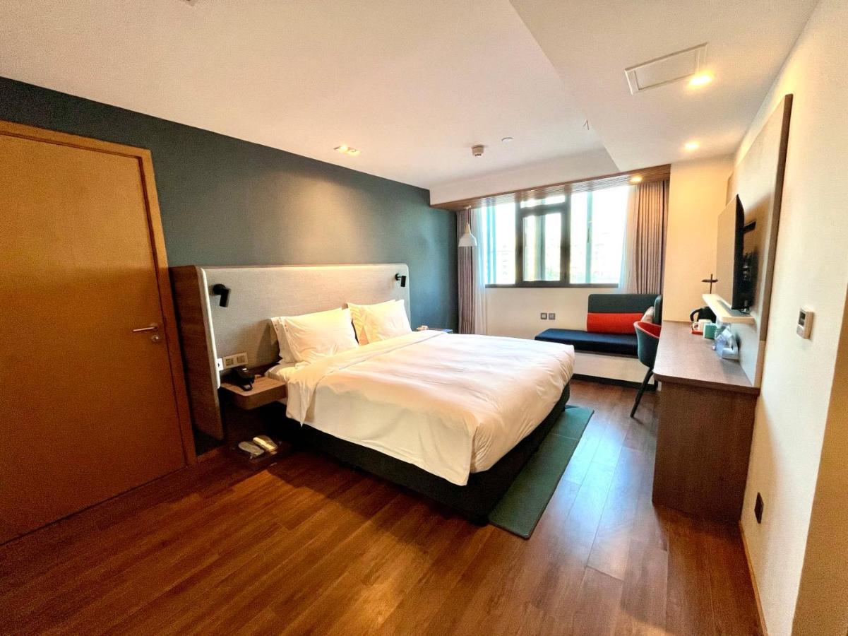 Holiday Inn Express Qingdao City Center By Ihg Exterior foto