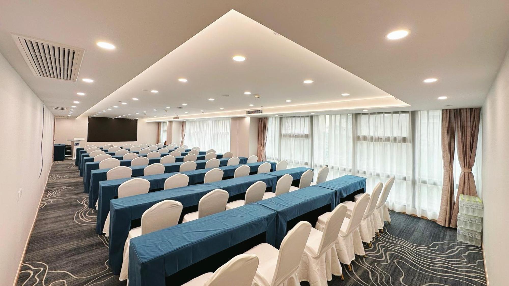 Holiday Inn Express Qingdao City Center By Ihg Exterior foto